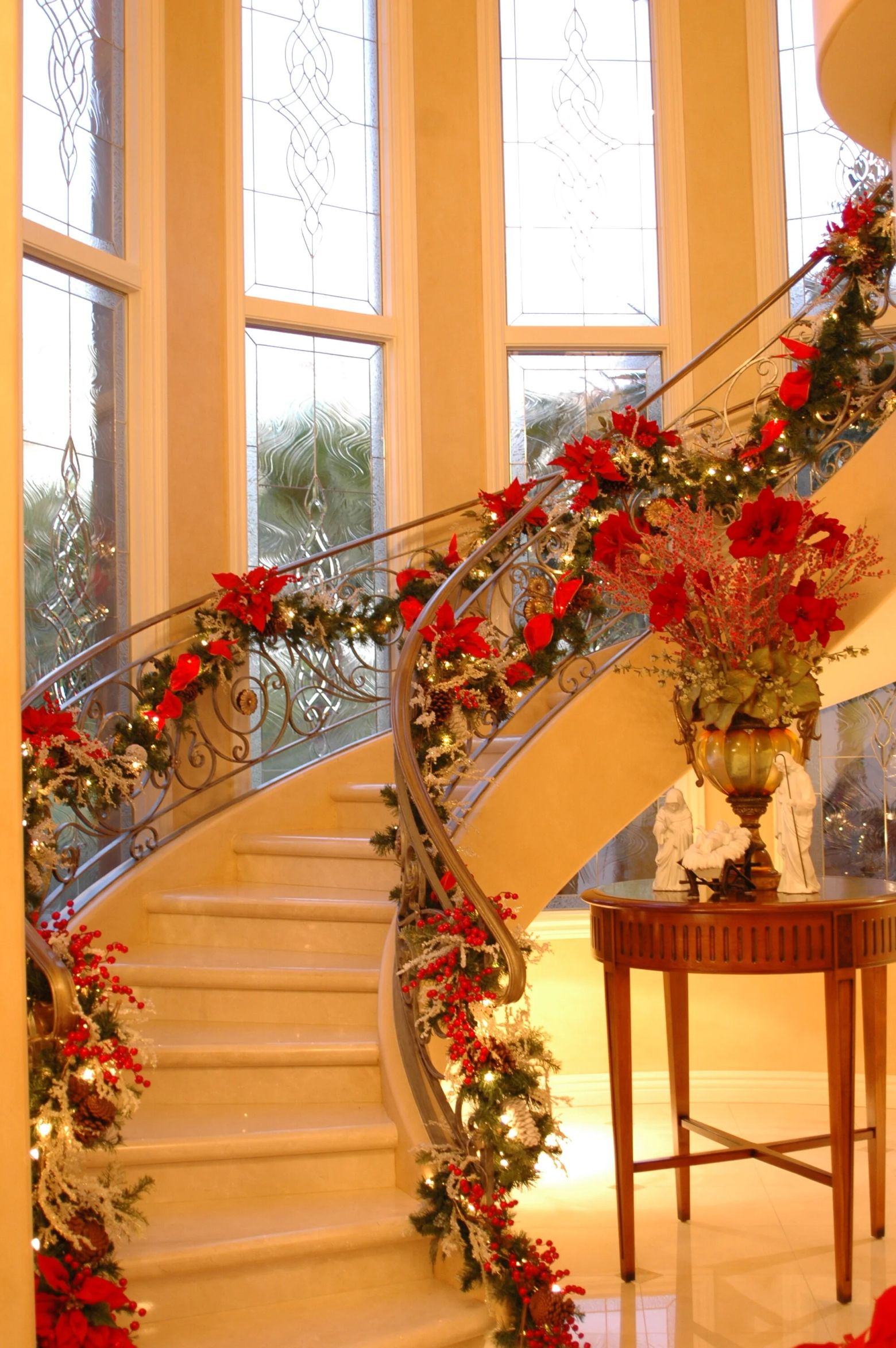 Staircase garland and decorated tree